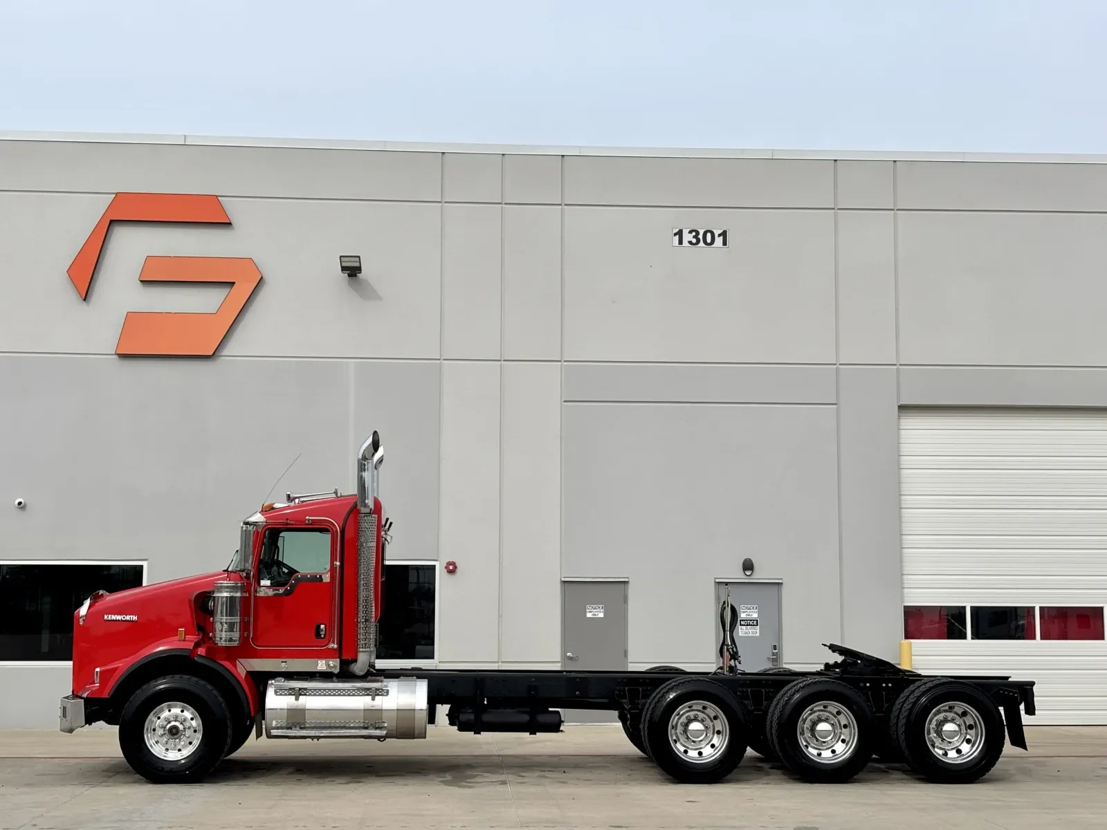 2020 Kenworth T800 - image 4