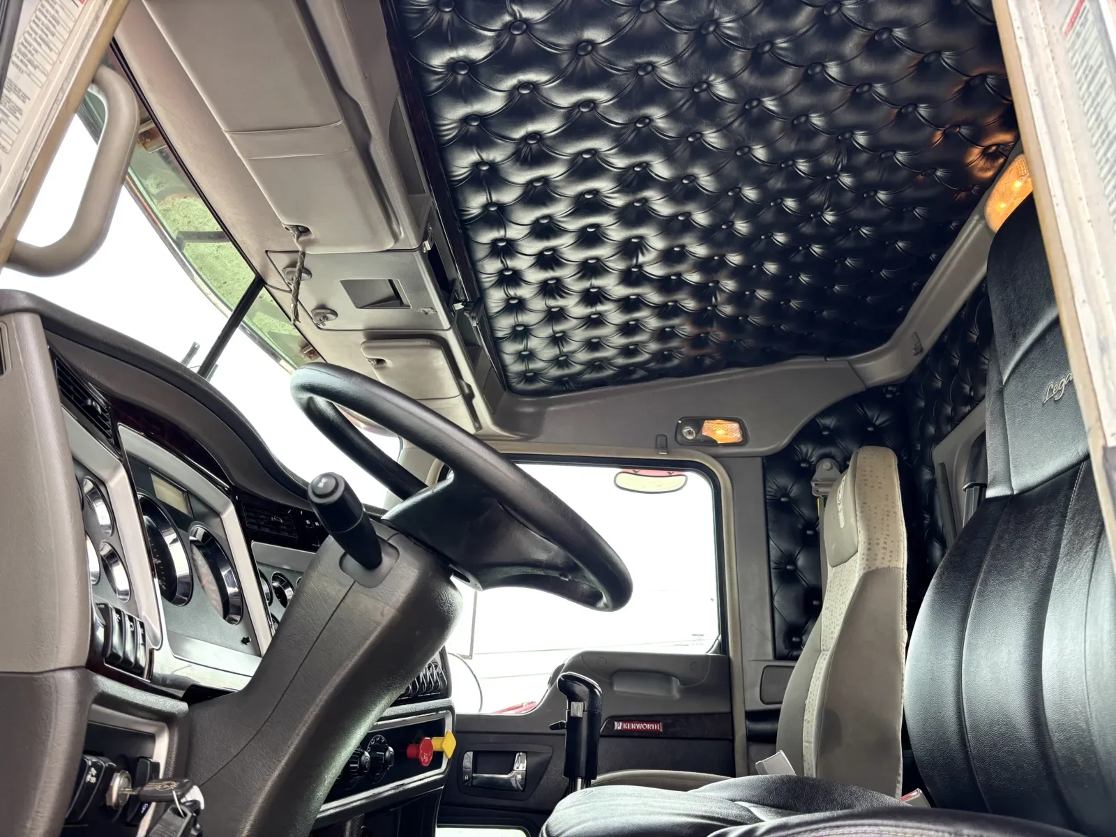 2020 Kenworth T800 - image 14