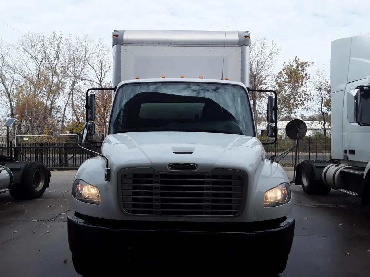 2019 Freightliner M2 106 in Kansas City, MO — photo 2