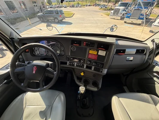 2016 Kenworth T880 in McDonough, GA — photo 31