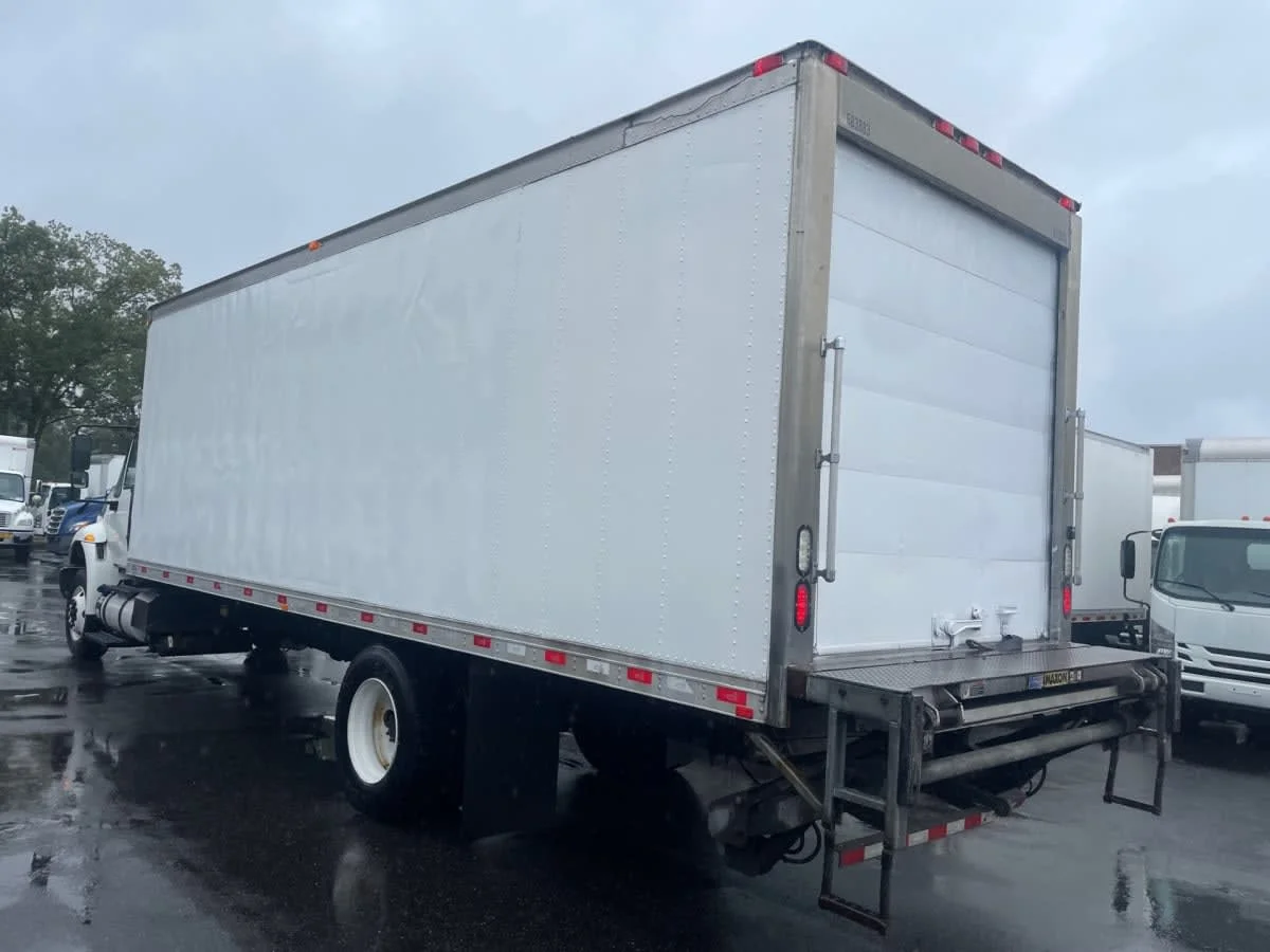 2018 International 4300 in Farmingdale, NY — photo 6