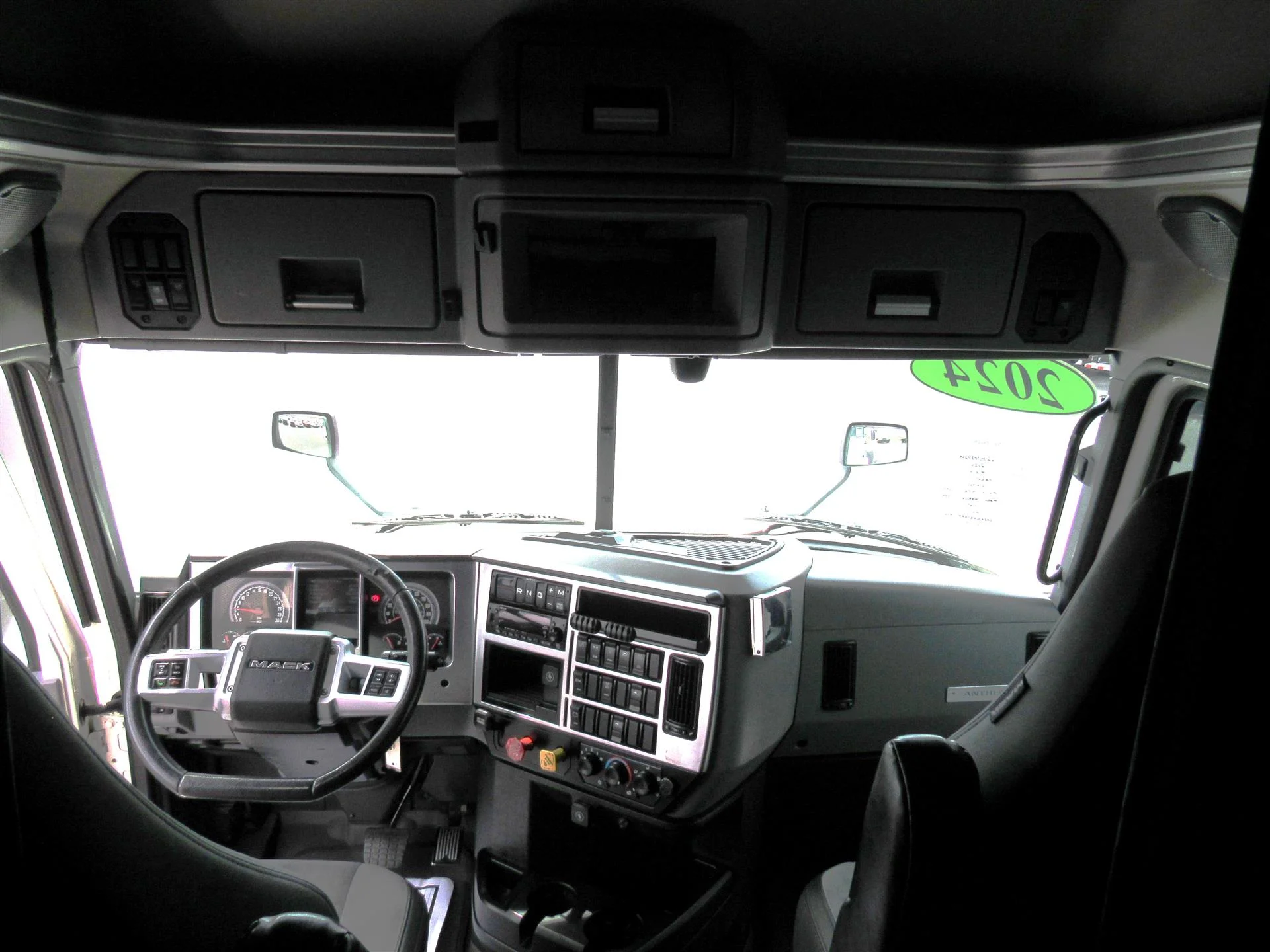 2024 Mack Anthem - image 23
