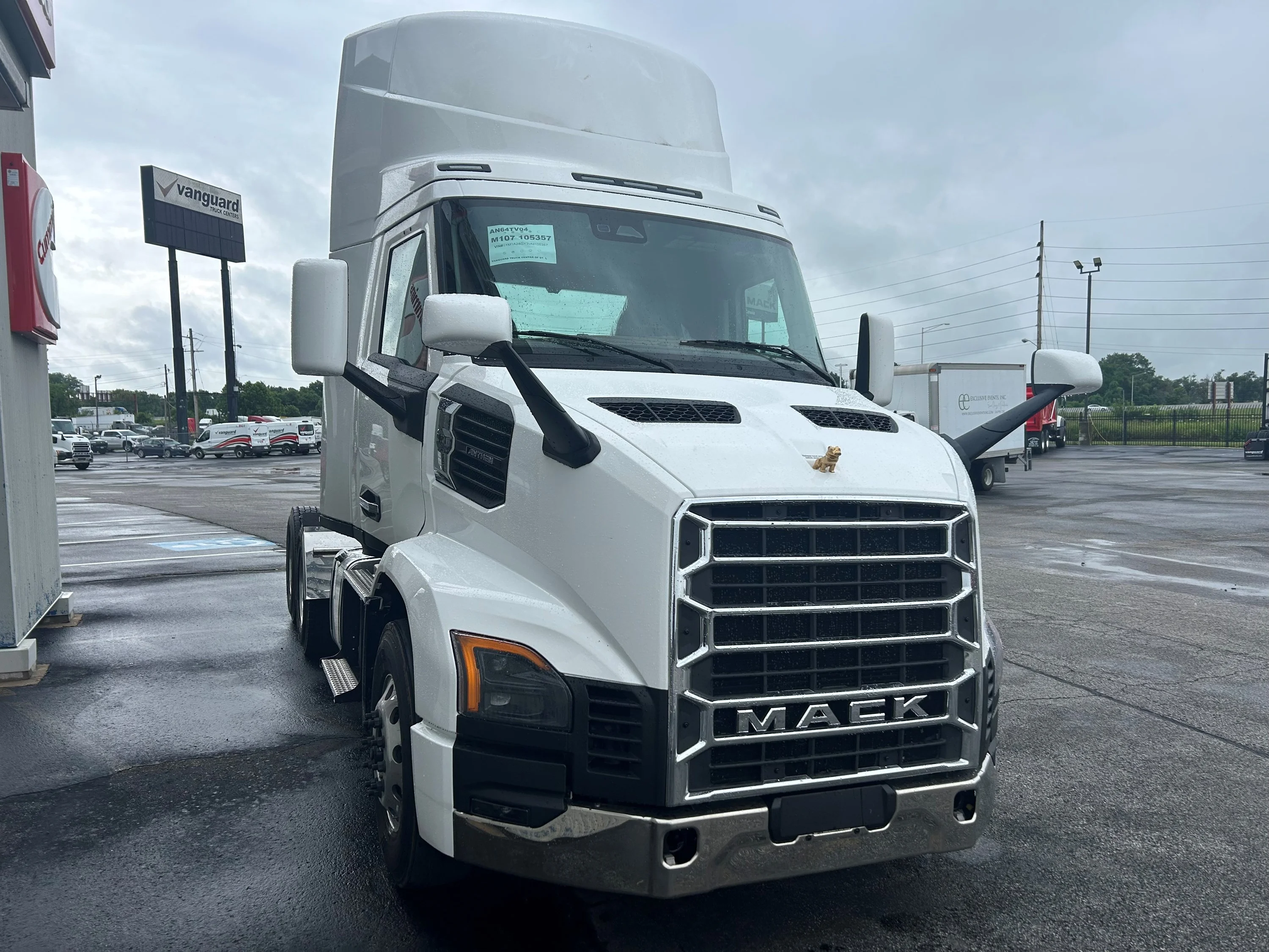 2027 Mack Anthem in Cahokia, IL — photo 3