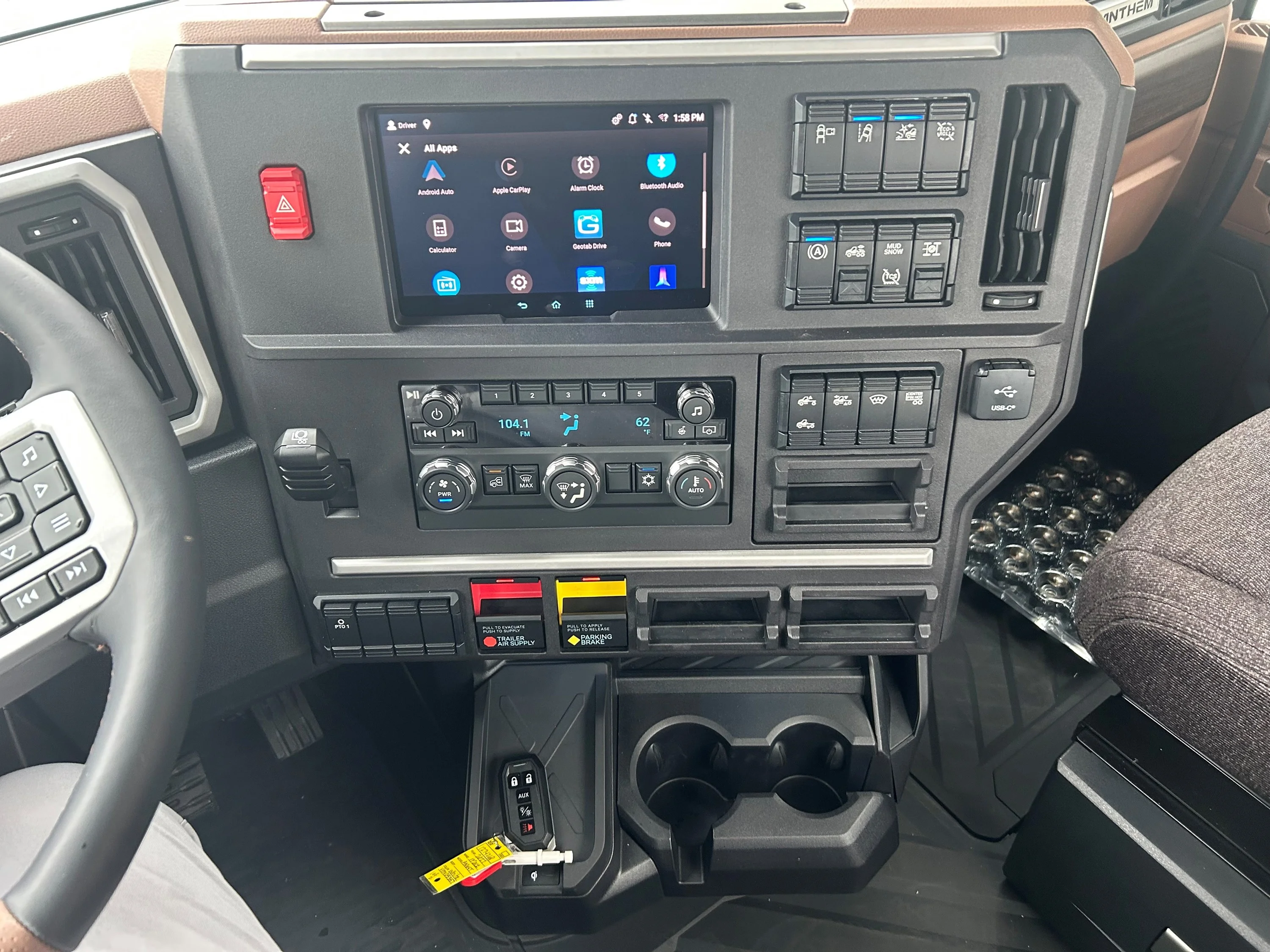 2027 Mack Anthem in Cahokia, IL — photo 10