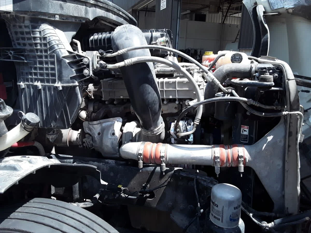 2020 Freightliner Cascadia in Kansas City, MO — photo 9