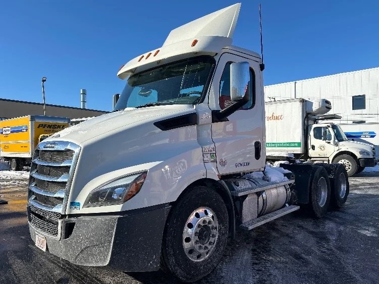 2019 Freightliner Cascadia in Braintree, MA — photo 3