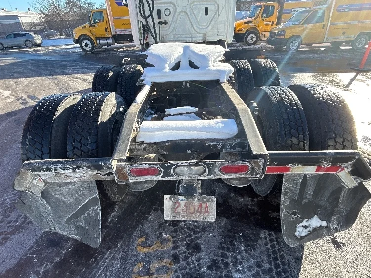 2019 Freightliner Cascadia in Braintree, MA — photo 6