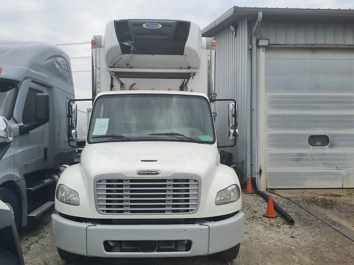 2019 Freightliner M2 106 in Indianapolis, IN — photo 2