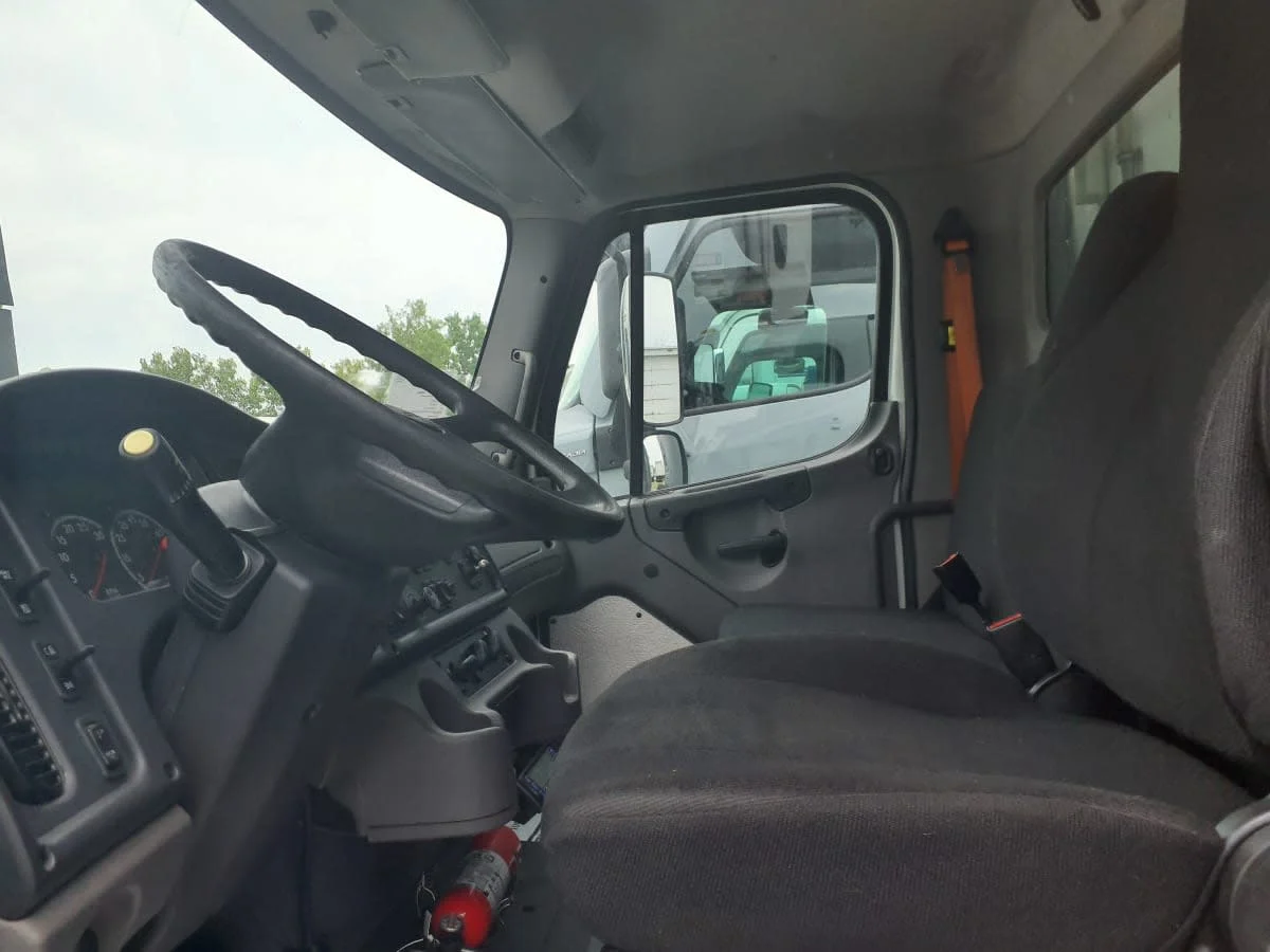 2019 Freightliner M2 106 in Indianapolis, IN — photo 8