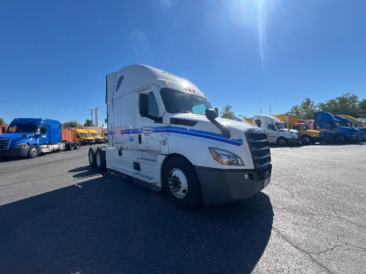 2023 Freightliner Cascadia in Jessup, MD
