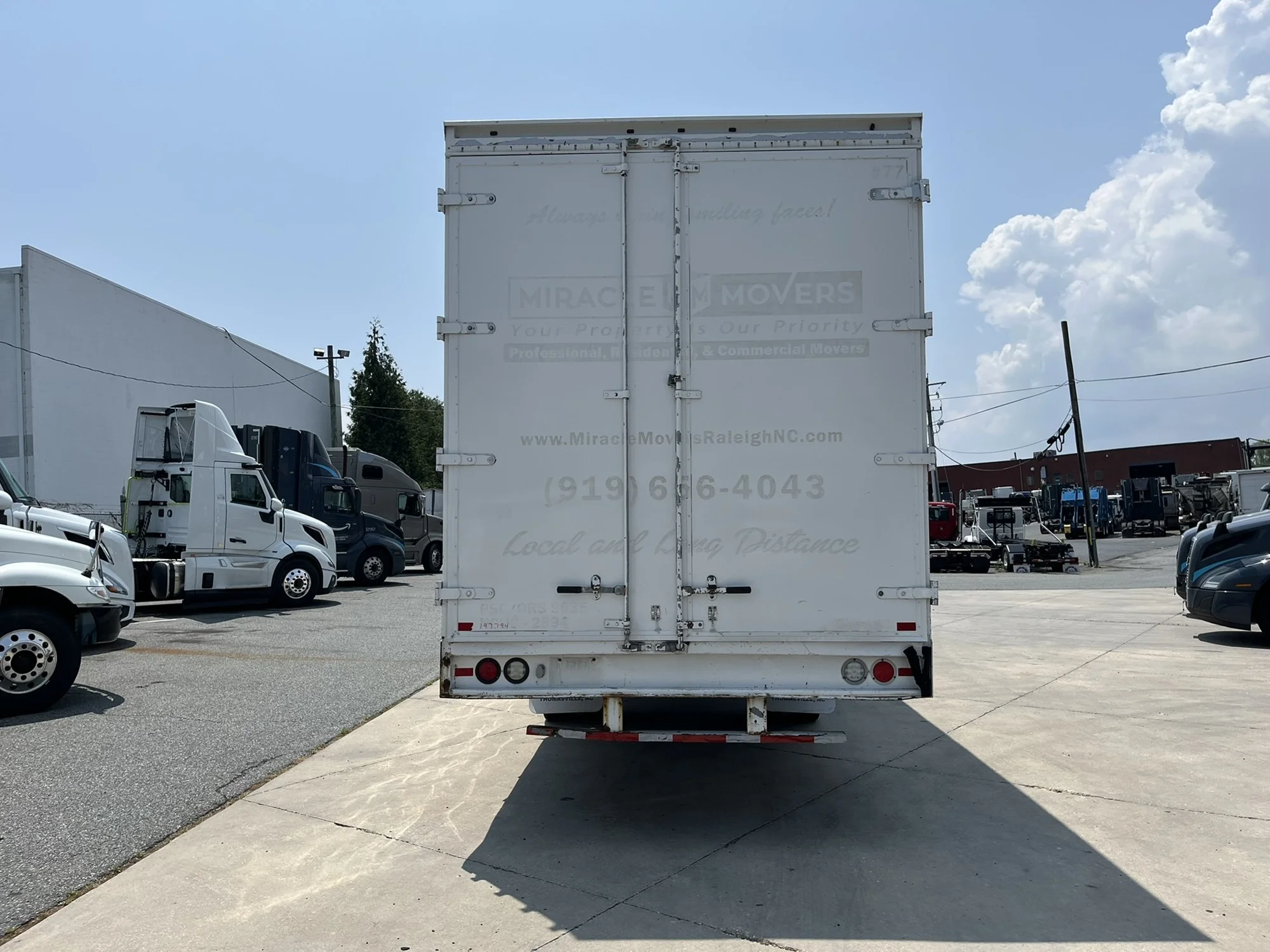2018 Hino 268 in New Castle, DE — photo 5