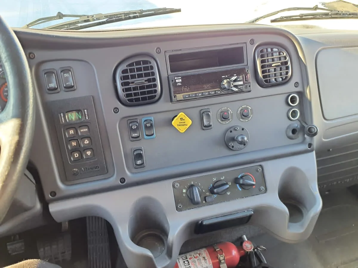 2020 Freightliner M2 106 - image 7