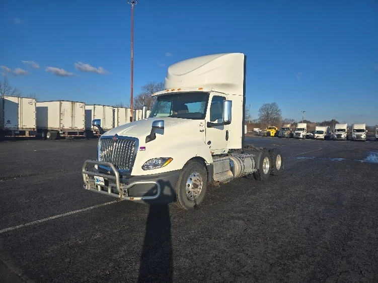 2020 International LT in Duncansville, PA — photo 3