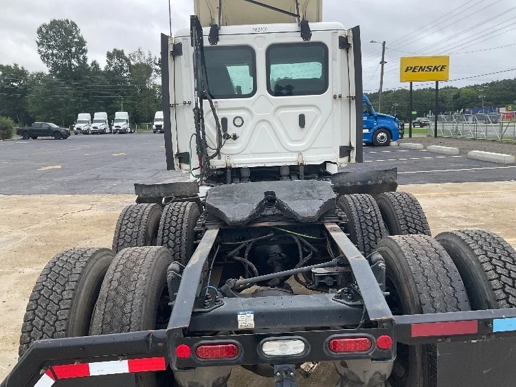2021 Freightliner Cascadia in Albany, GA — photo 6