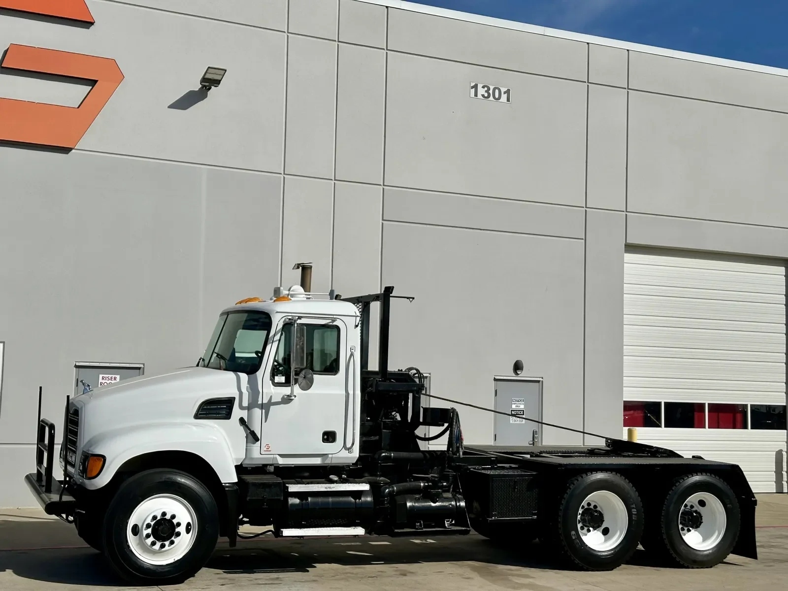 2006 Mack Granite in Hutchins, TX — photo 2