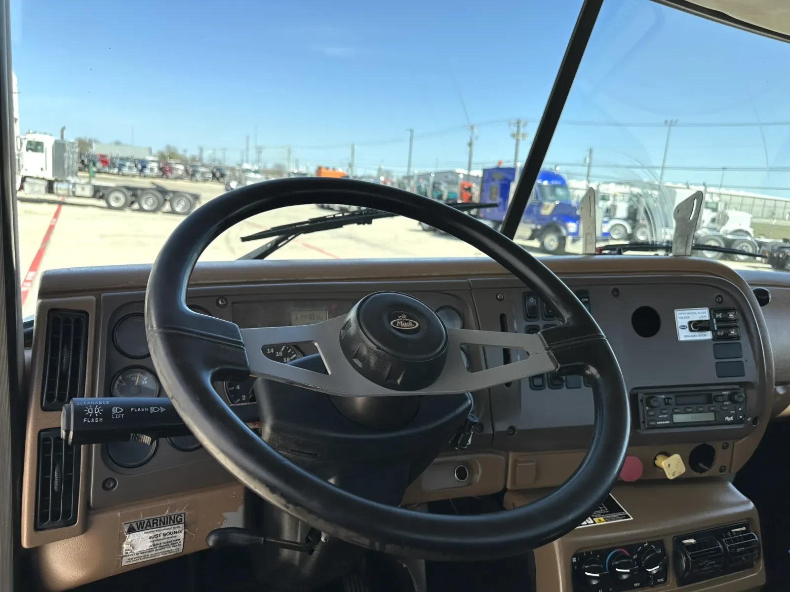 2006 Mack Granite in Hutchins, TX — photo 15