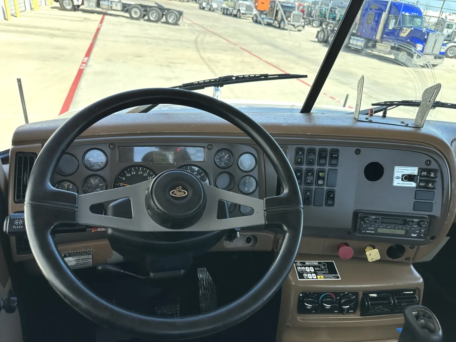 2006 Mack Granite in Hutchins, TX — photo 16