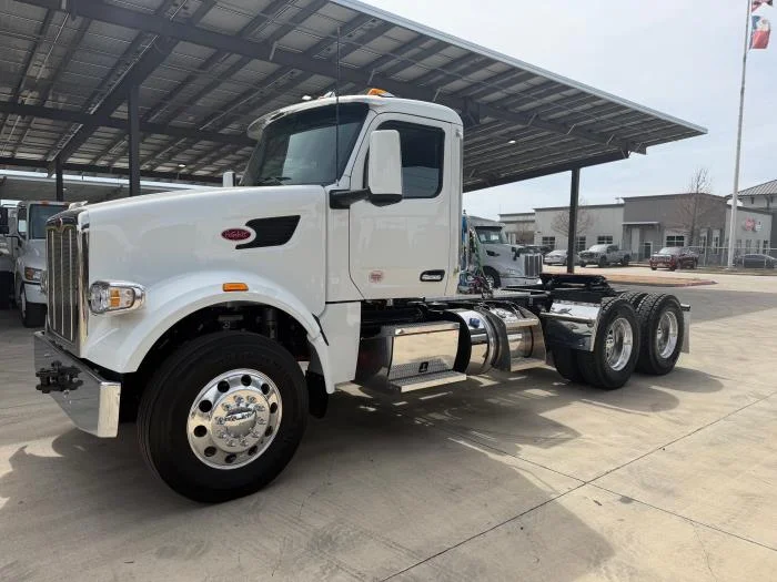 2027 Peterbilt 567 in San Antonio, TX — photo 3