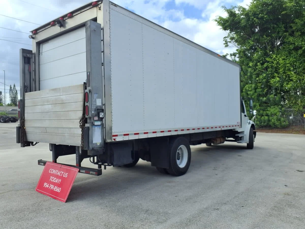 2020 Freightliner M2 106 in Davie, FL — photo 4