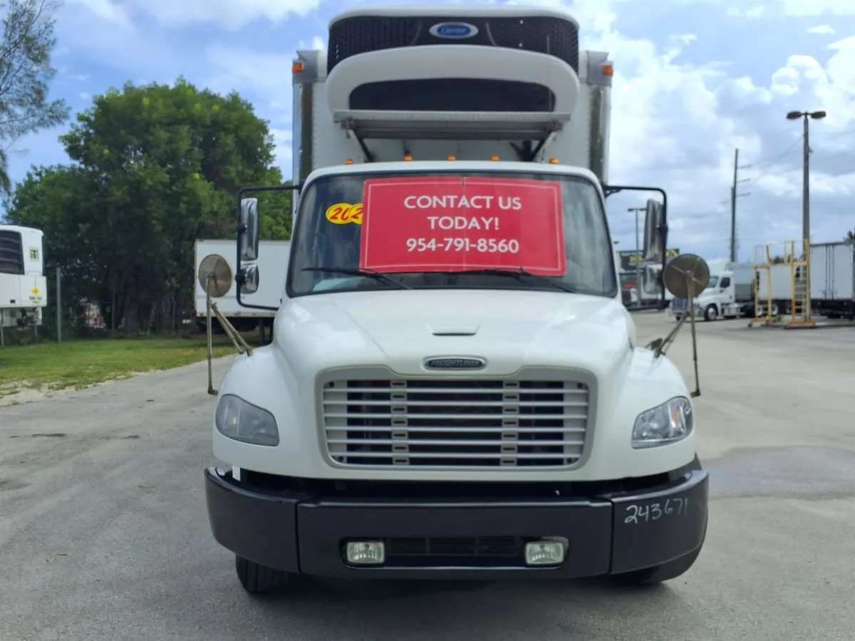 2020 Freightliner M2 106 in Davie, FL — photo 2