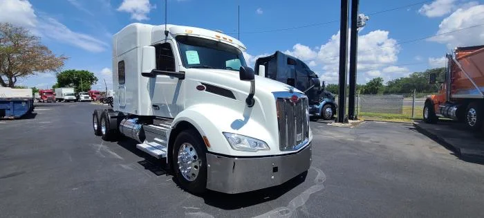 2022 Peterbilt 579 — photo 11