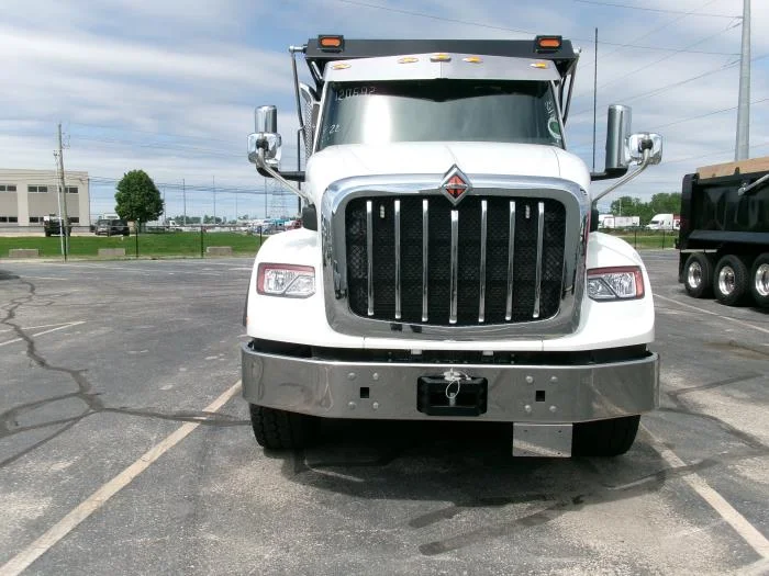 2026 International HX — photo 3