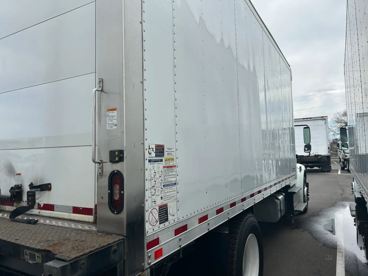 2019 Freightliner M2 106 - image 4