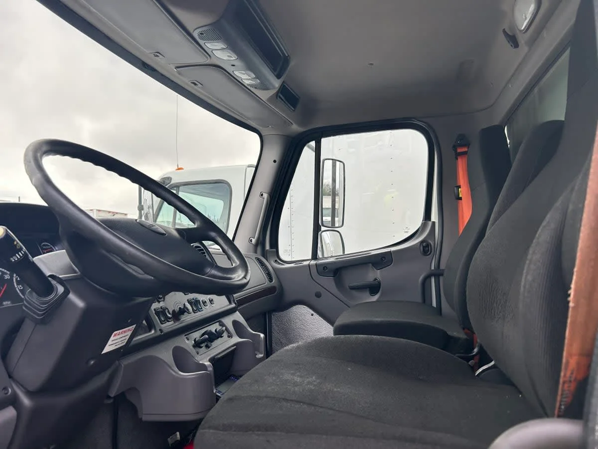 2019 Freightliner M2 106 - image 10