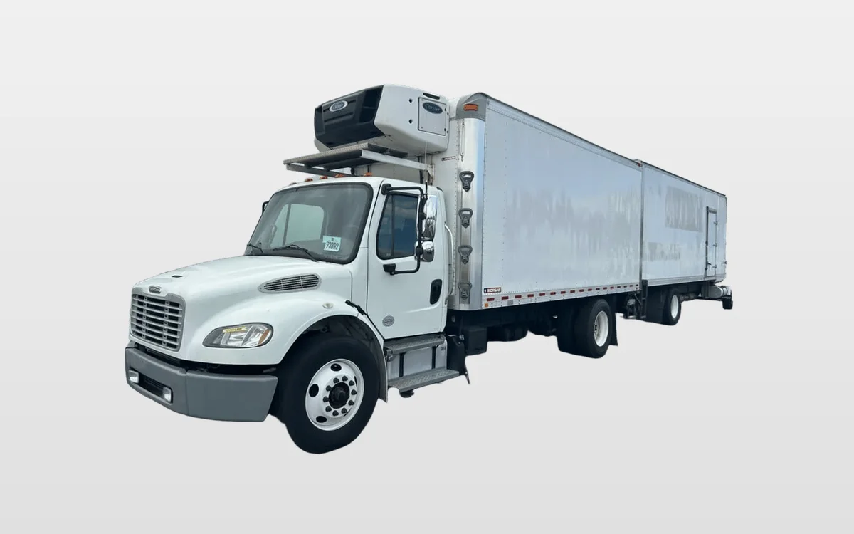 2019 Freightliner M2 106 - image 1