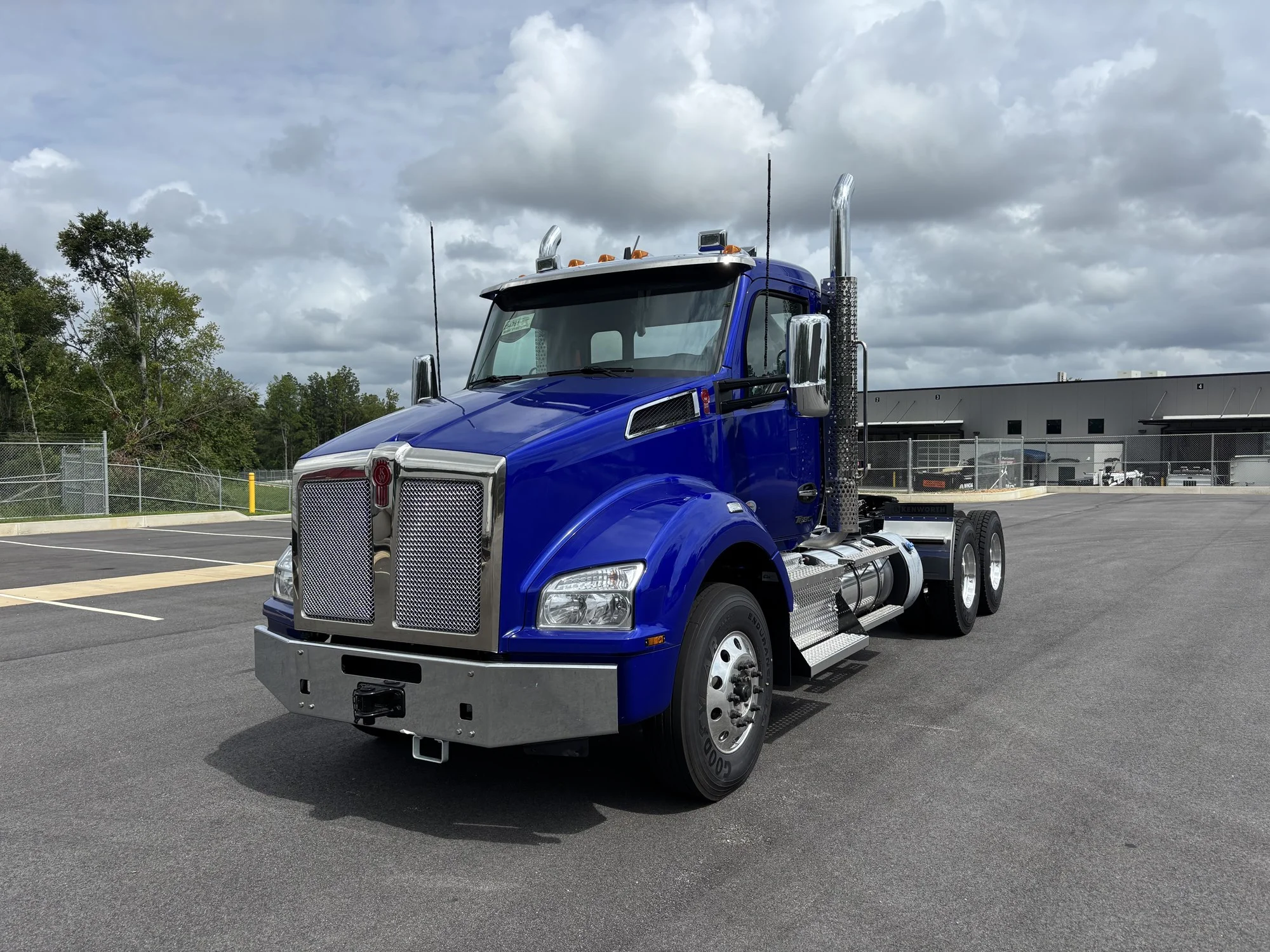 2027 Kenworth T880 in Ashland, VA — photo 2
