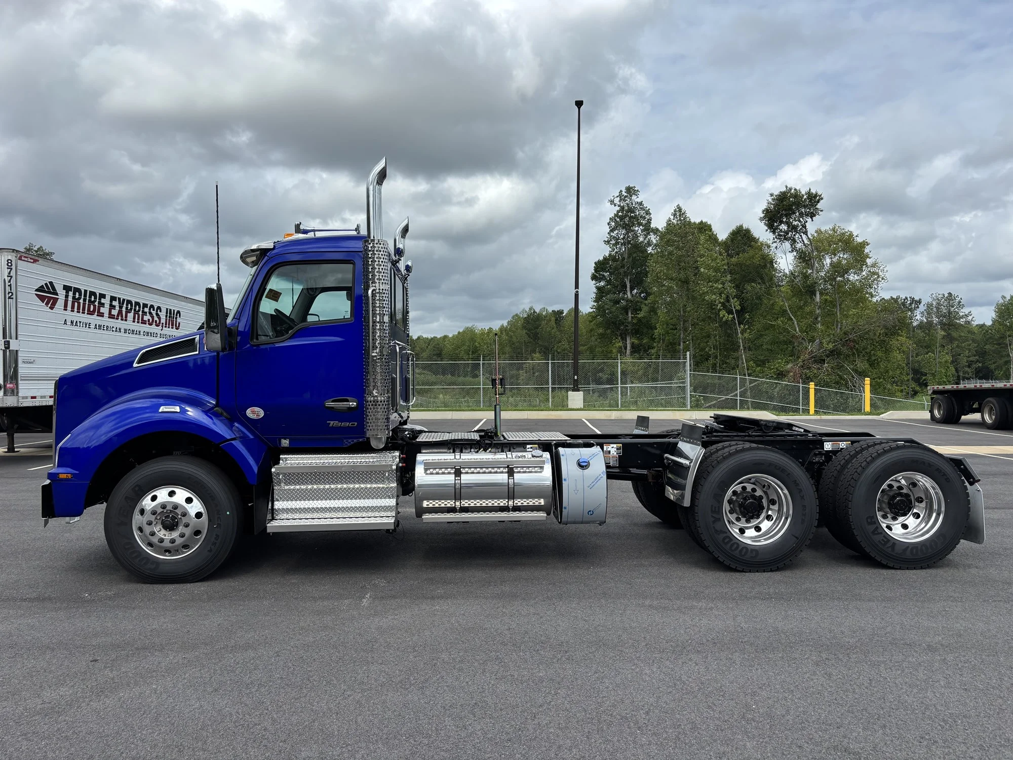 2027 Kenworth T880 in Ashland, VA — photo 3