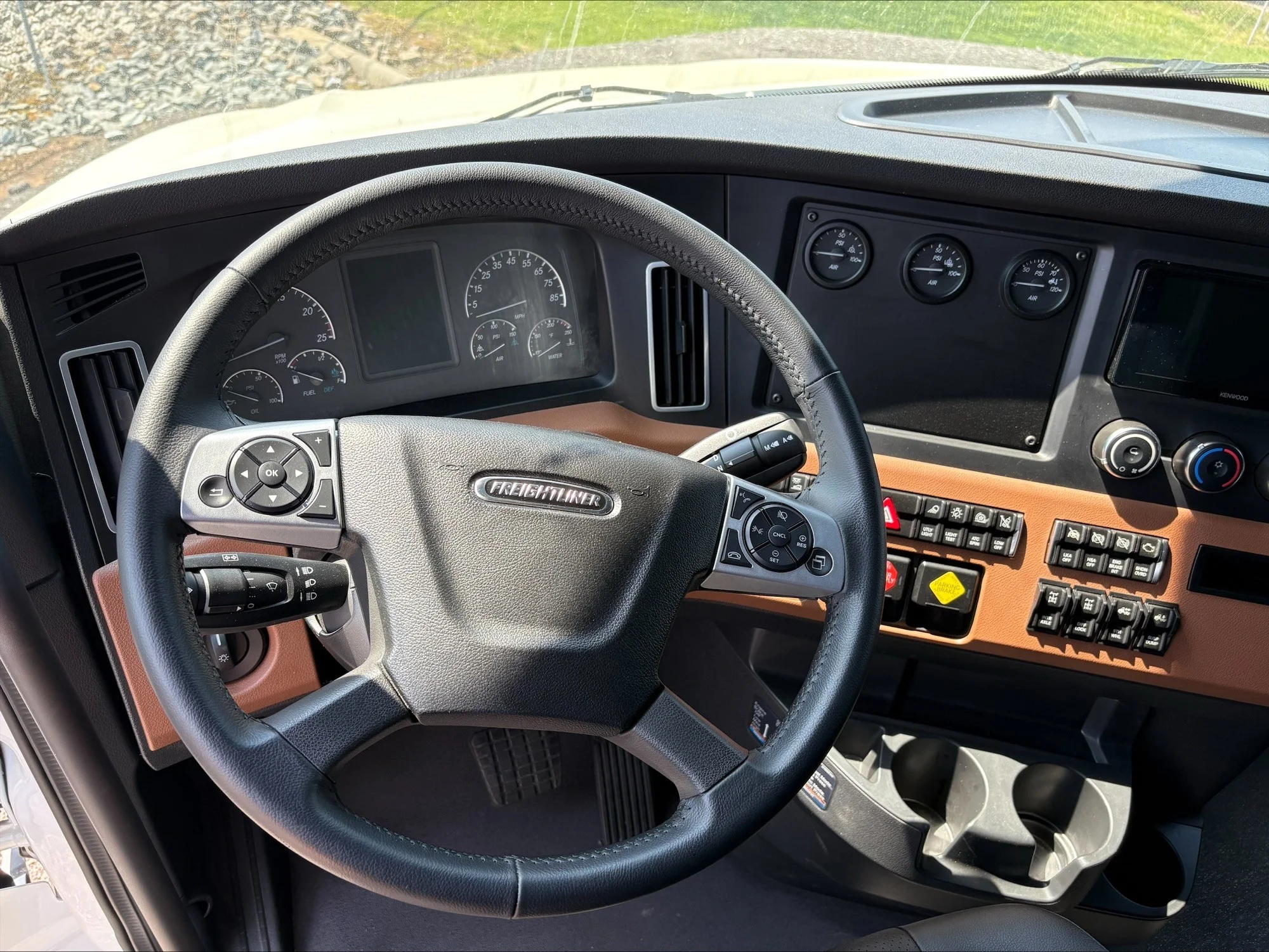 2026 Freightliner Cascadia in Roanoke, VA — photo 4