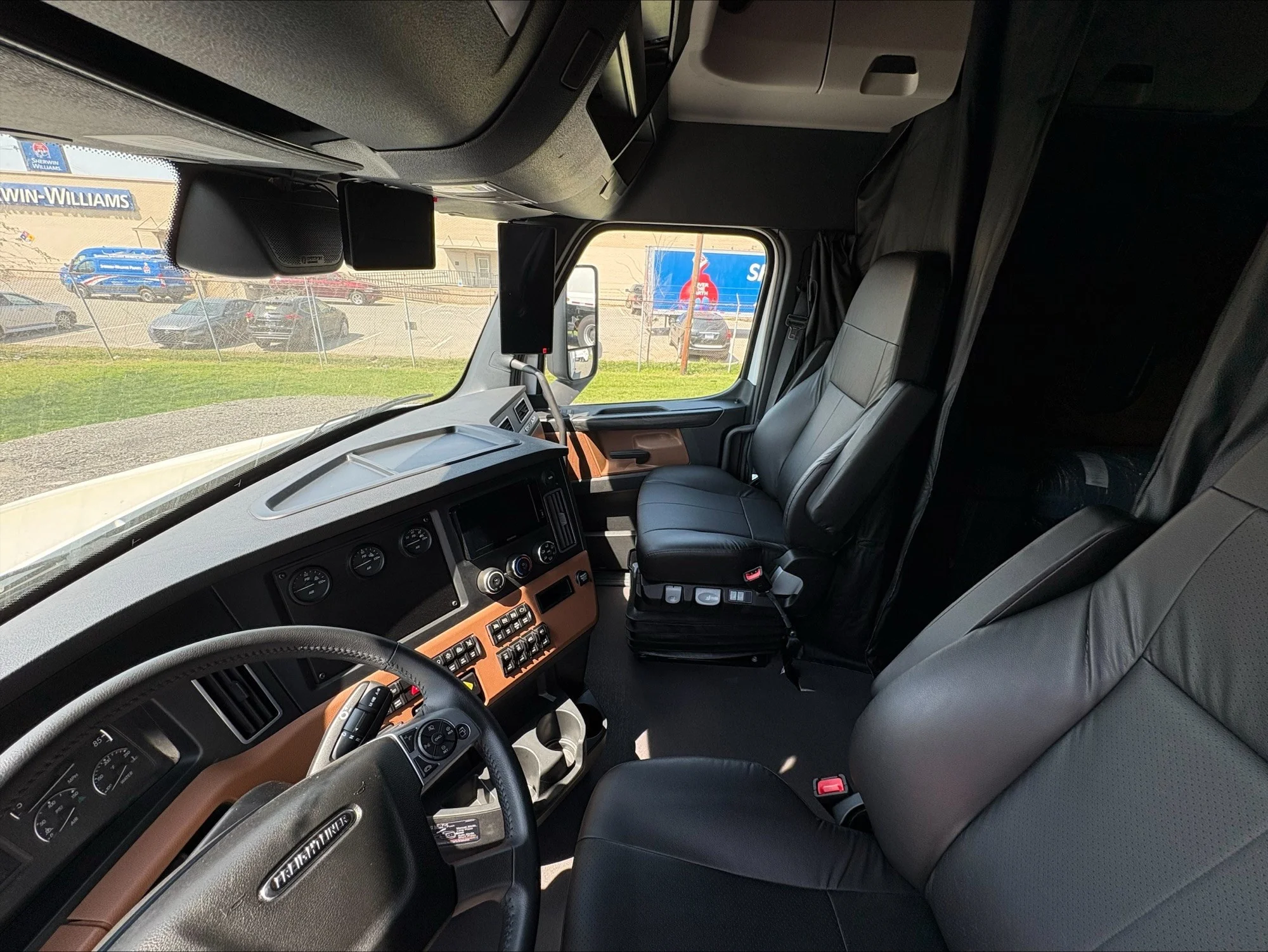 2026 Freightliner Cascadia in Roanoke, VA — photo 5