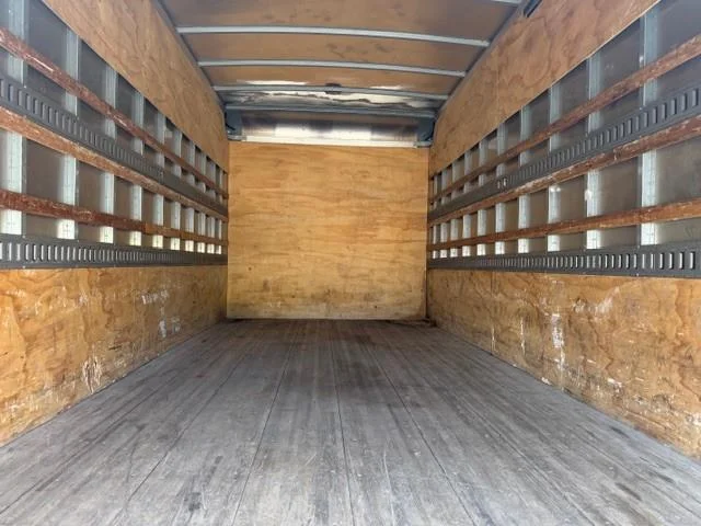 2019 Isuzu NPR - image 8