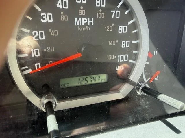 2019 Isuzu NPR - image 12