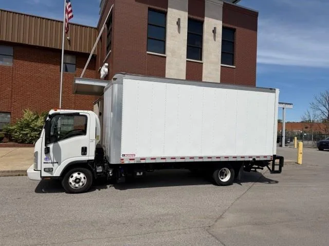 2019 Isuzu NPR - image 4