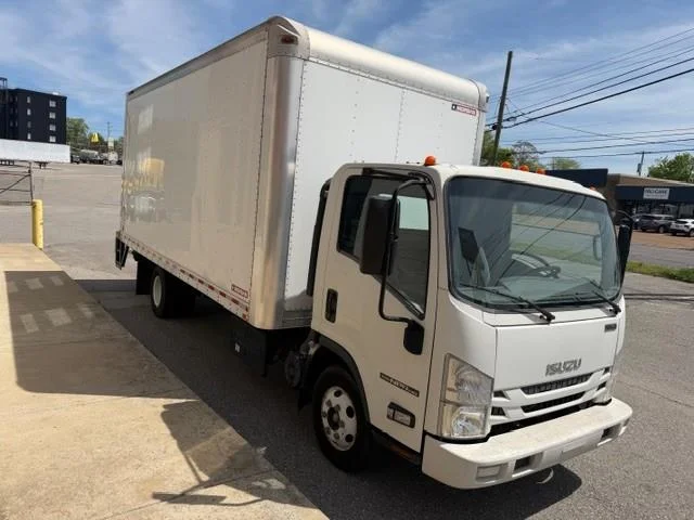 2019 Isuzu NPR - image 10
