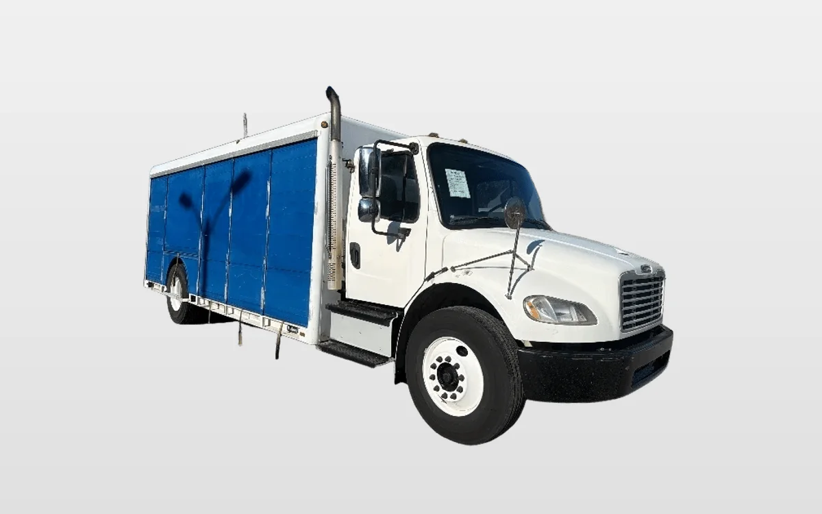 2014 Freightliner M2 106 - image 1