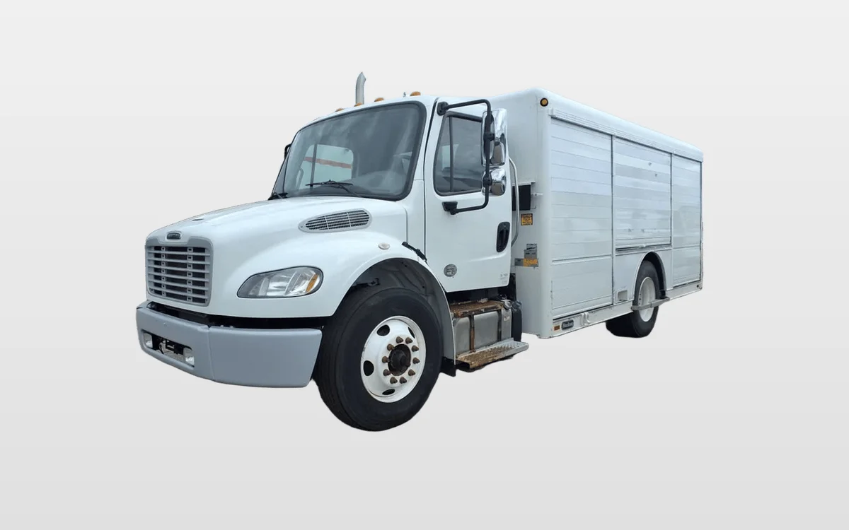 2017 Freightliner M2 106 - image 1