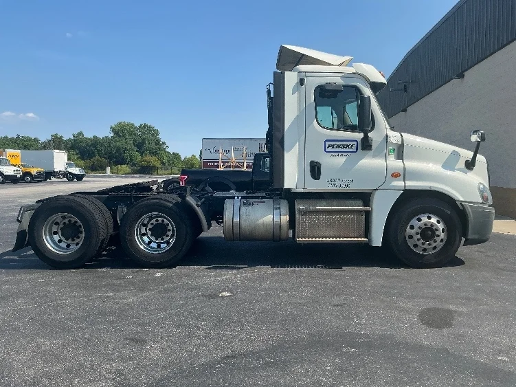 2019 Freightliner Cascadia in Pensacola, FL — photo 8