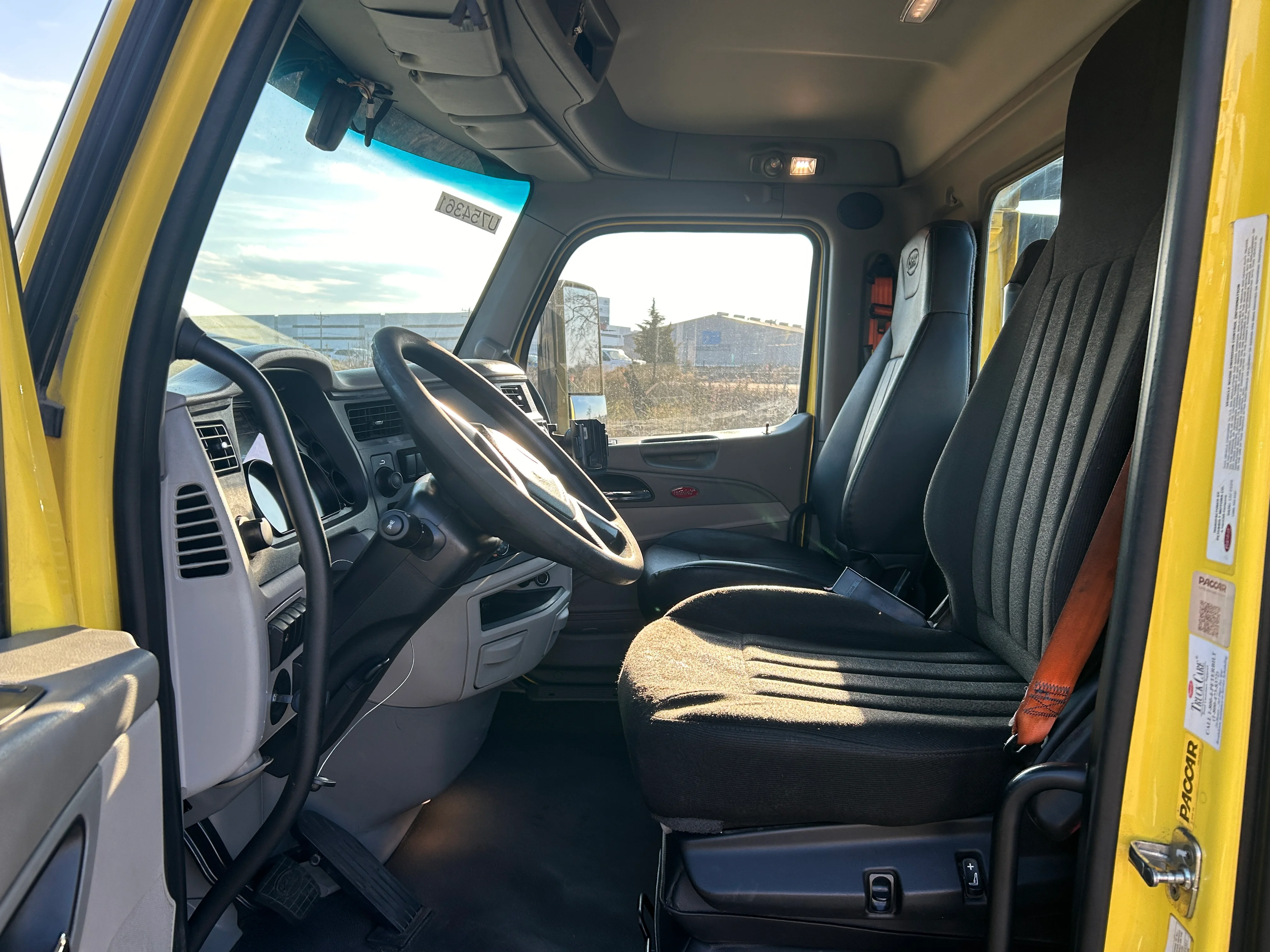 2021 Peterbilt 579 in Richmond, VA — photo 10