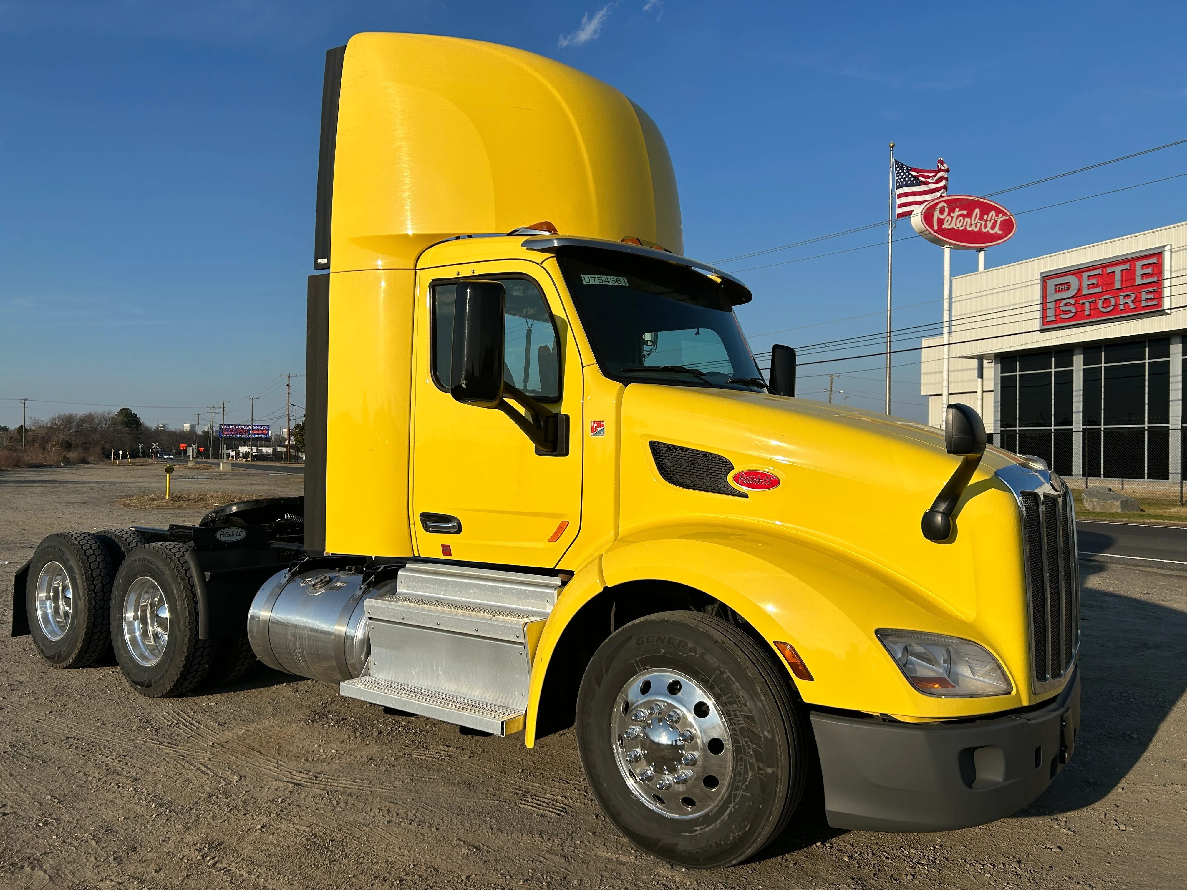 2021 Peterbilt 579 in Richmond, VA — photo 13