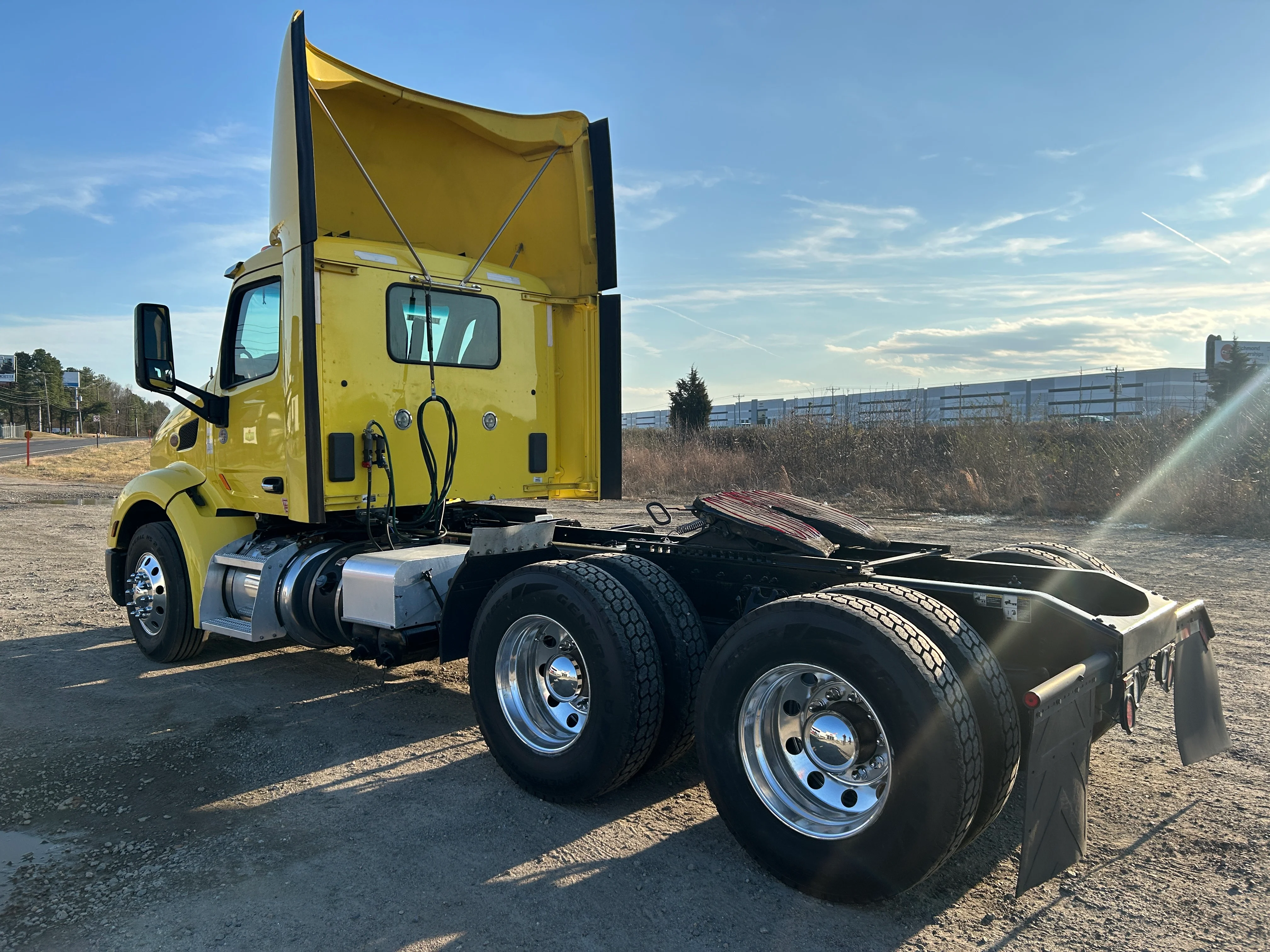 2021 Peterbilt 579 in Richmond, VA — photo 18