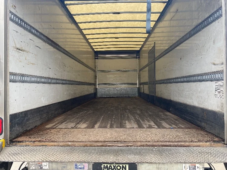 2019 Freightliner M2 106 - image 10