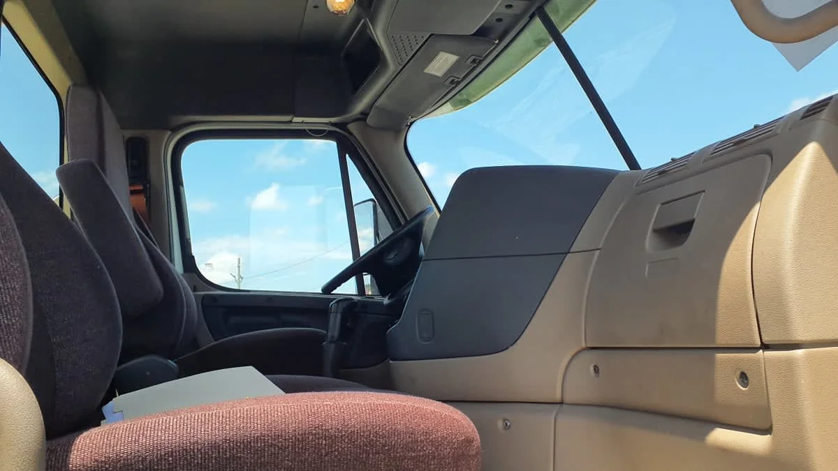 2020 Freightliner Cascadia in Birmingham, AL — photo 10