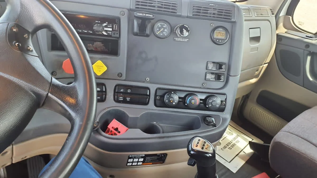 2020 Freightliner Cascadia in Birmingham, AL — photo 13