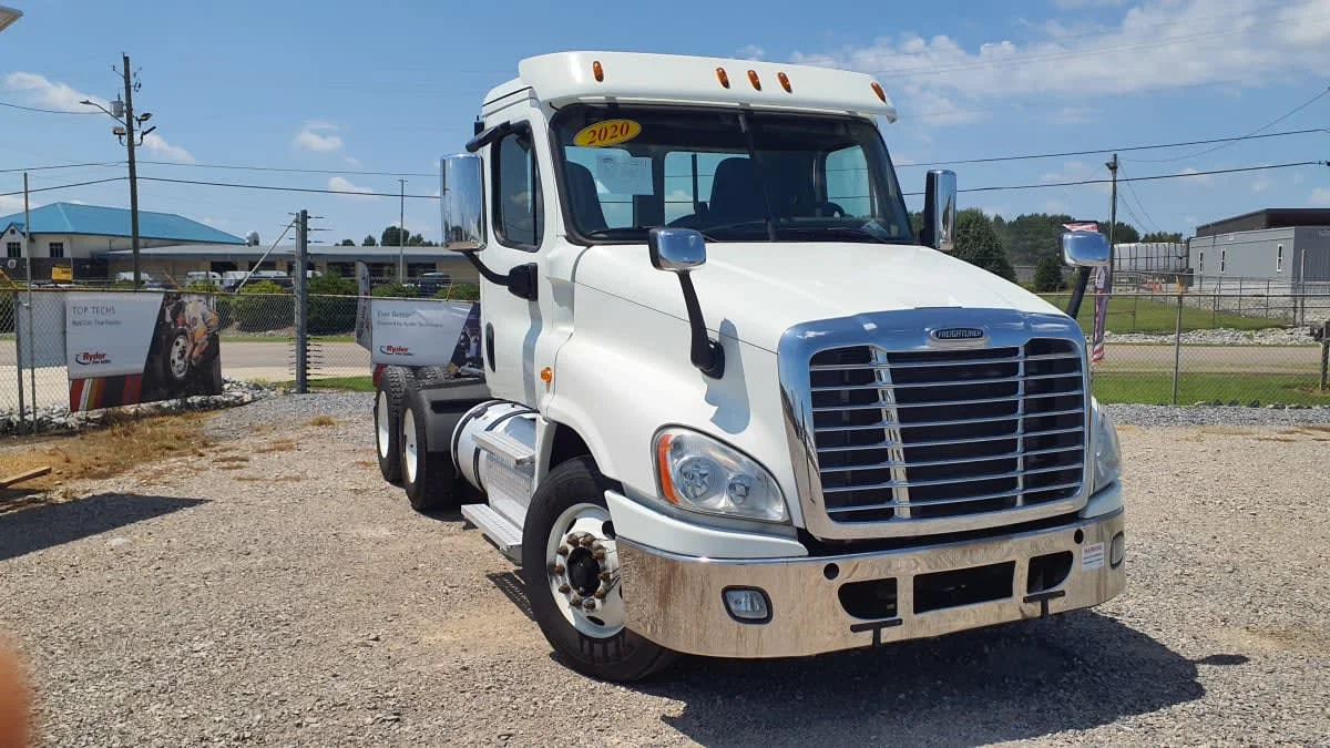 2020 Freightliner Cascadia in Birmingham, AL — photo 3