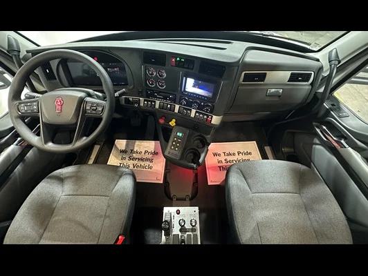 2027 Kenworth T880 in Raleigh, NC — photo 2