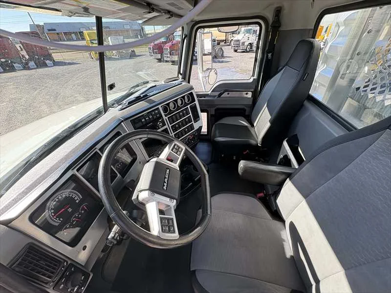 2019 Mack Granite - image 17