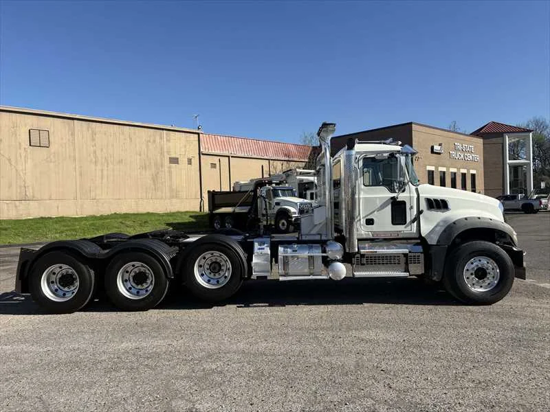 2019 Mack Granite - image 6